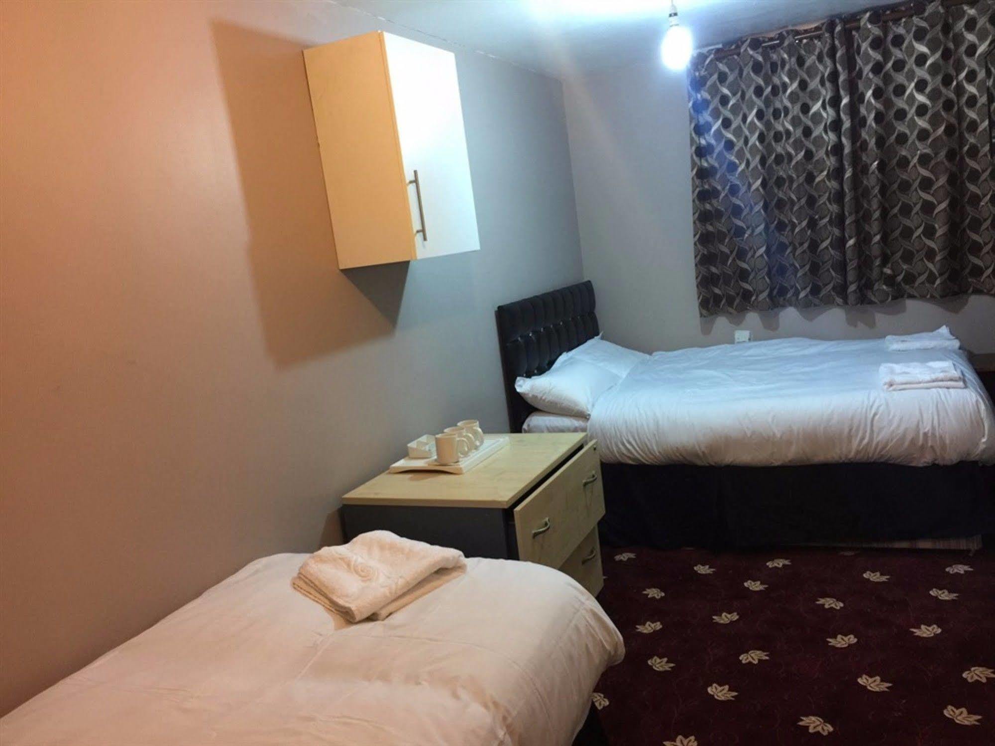 Pacific Inn London Heathrow Southall Exterior photo