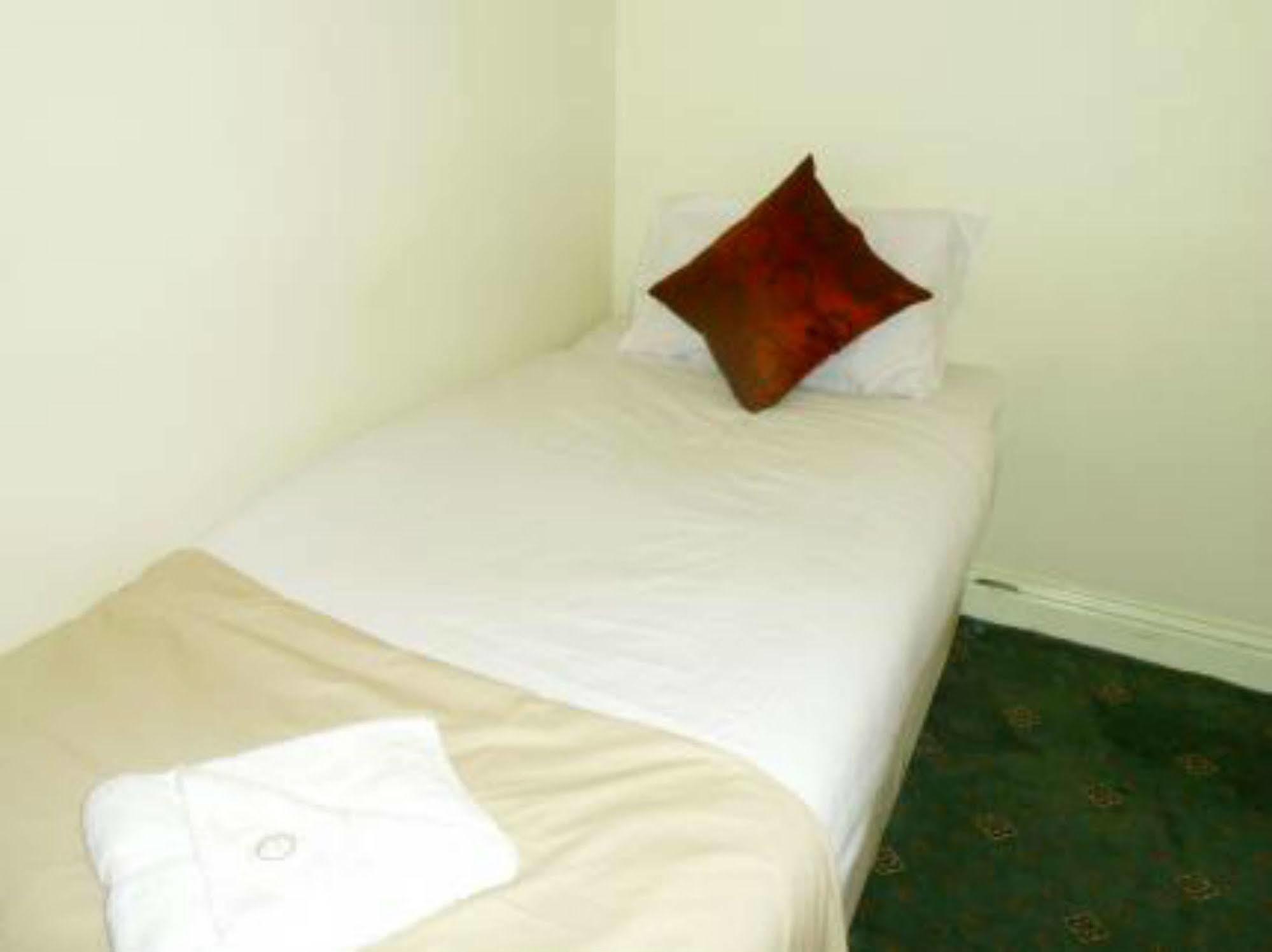 Pacific Inn London Heathrow Southall Exterior photo